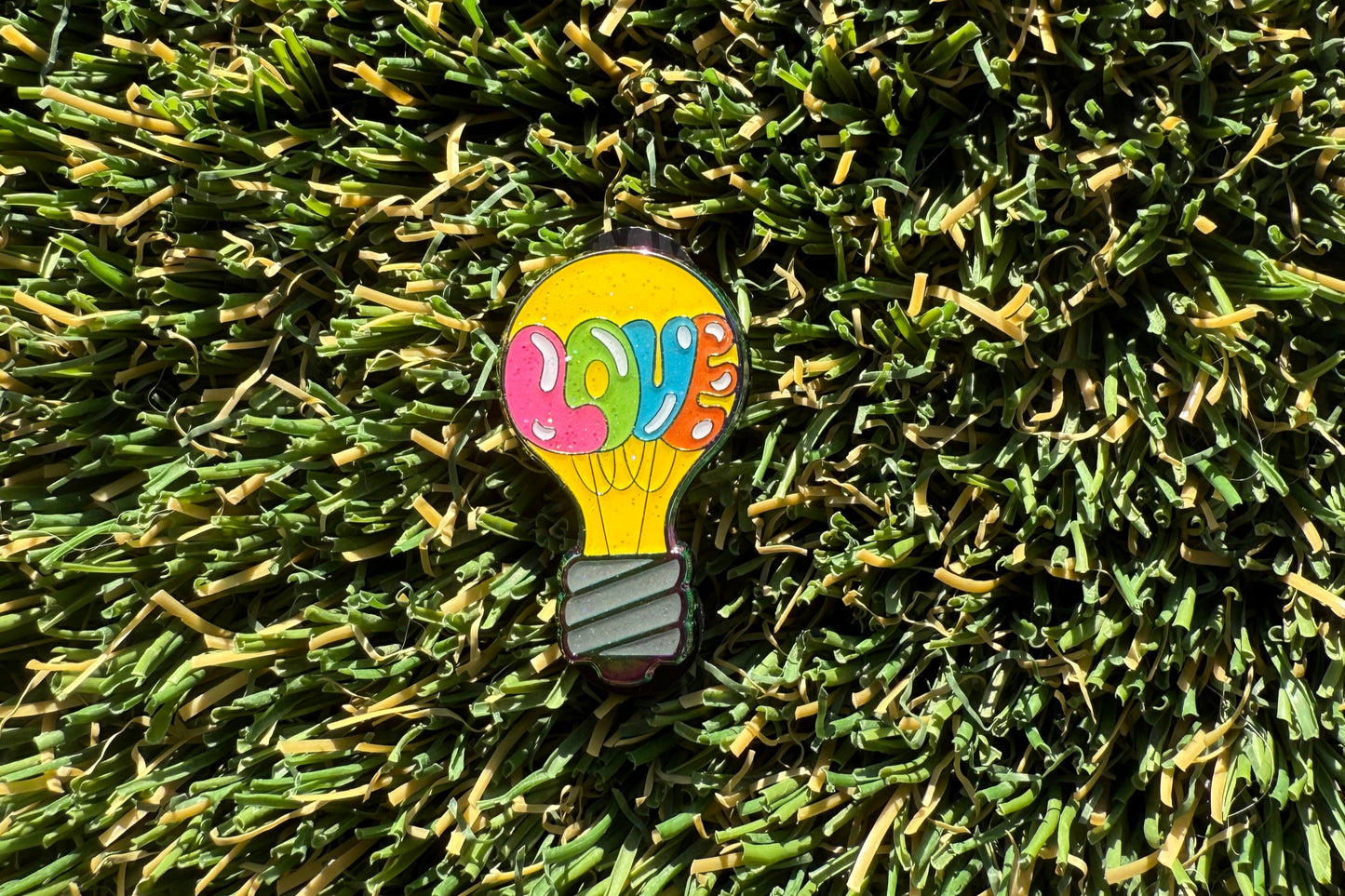 Love Light pin