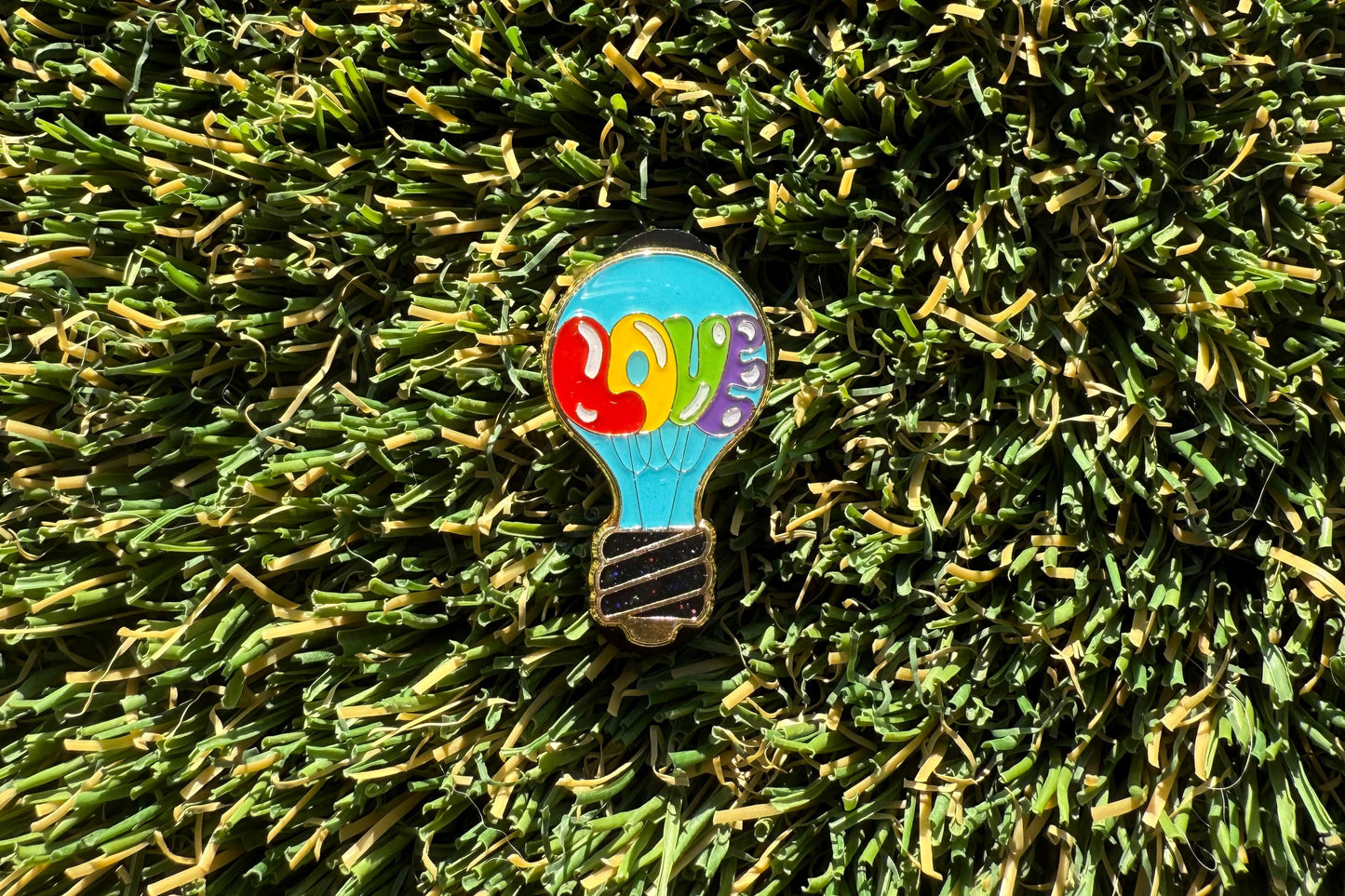 Love Light pin